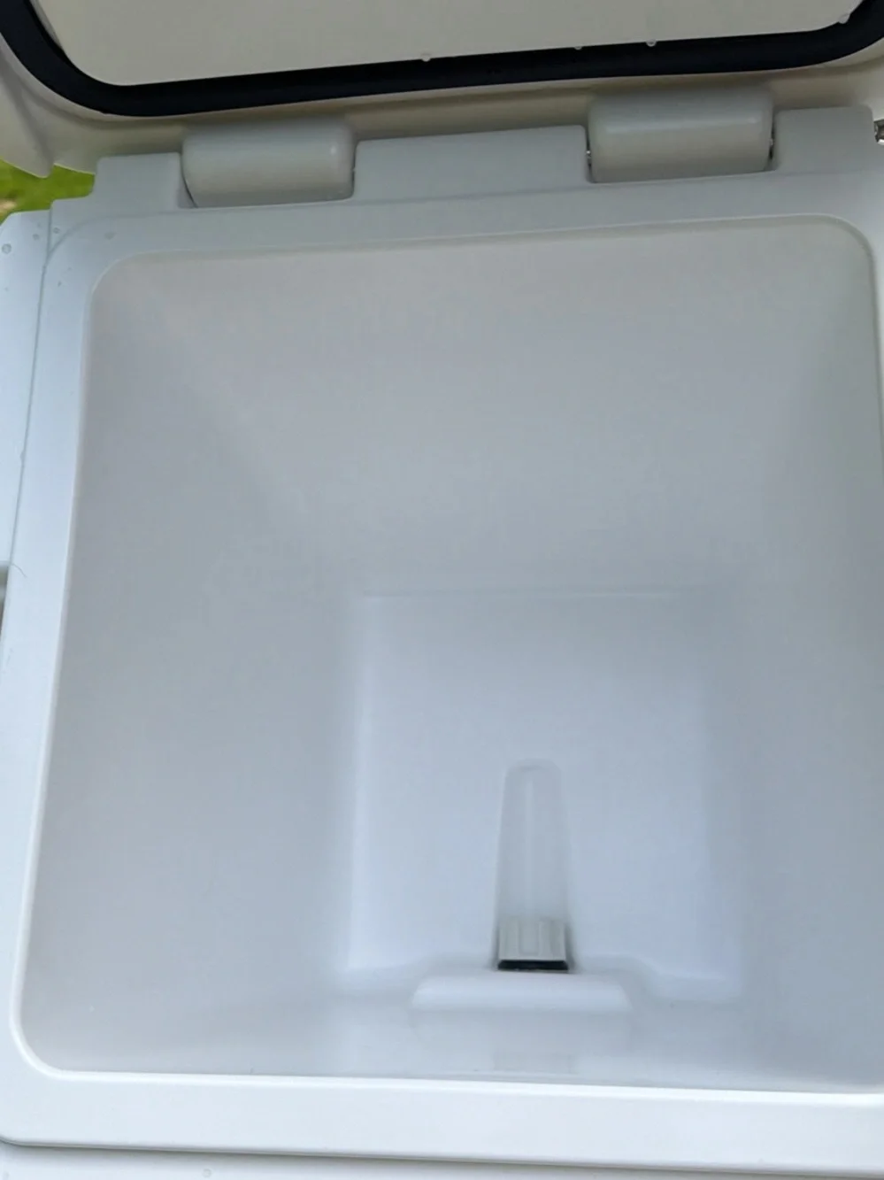 Yeti White Silo 6G Beverage Cooler Dispenser